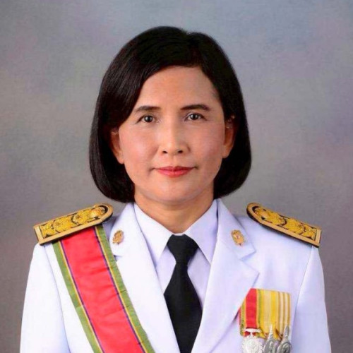 นางธรรมพร แข็งกสิการ