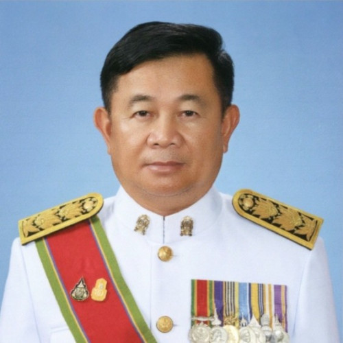 นายภูมิพัทธ เรืองแหล่